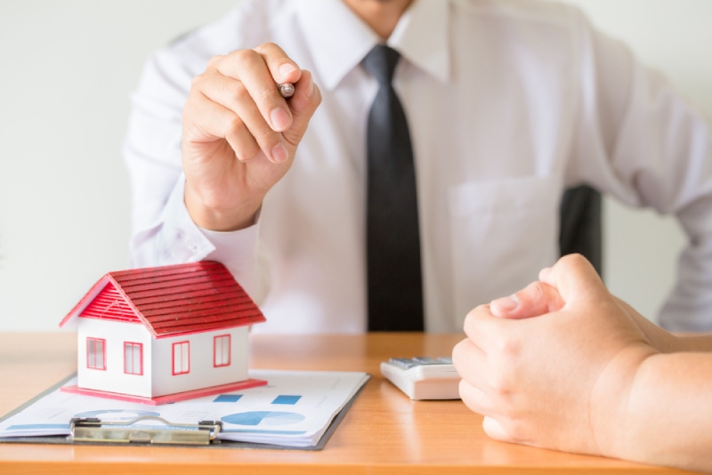 A-mortgage-broker